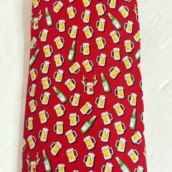 Vineyard Vines Red Beer Bottle Stein Rudolph Festive Silk Neck Tie - Picture 4 of 8